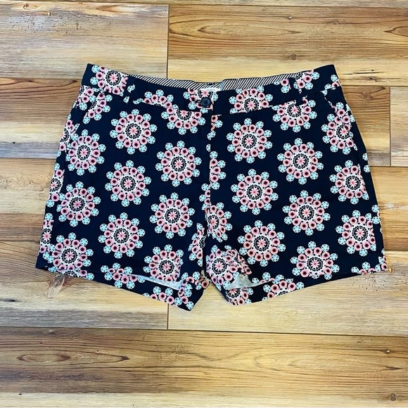 crown & ivy Pants - Women’s Crown & Ivy Navy Blue Floral Shorts Size 16